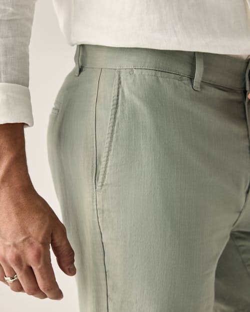 on model image of Cotton Linen Chino Short - 7"