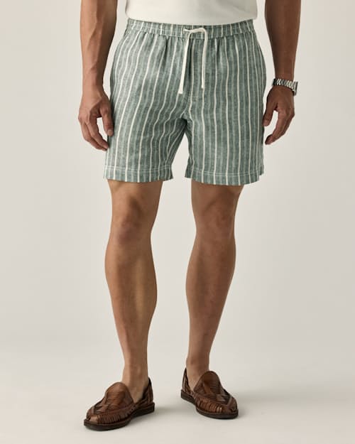 on model image of Canoe Short - 7"