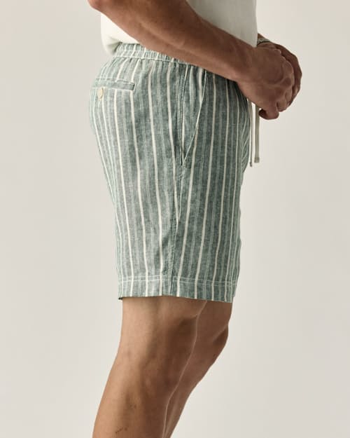 on model image of Canoe Short - 7"