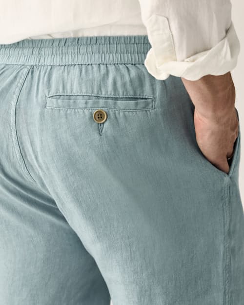 on model image of Drawstring Canoe Short - 7"