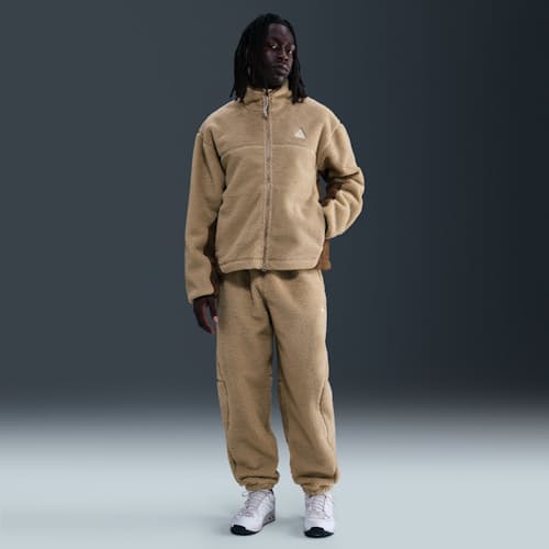 on model image of Windproof Cotton Wool Full-Zip Fleece