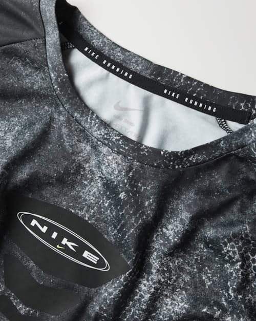 laydown detail image of Stride Short Sleeve T-Shirt
