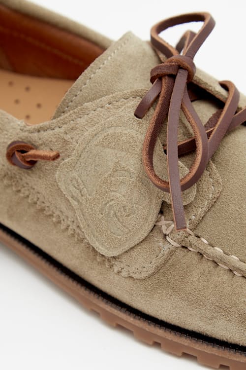 laydown detail image of Lock Lug Boat Shoe