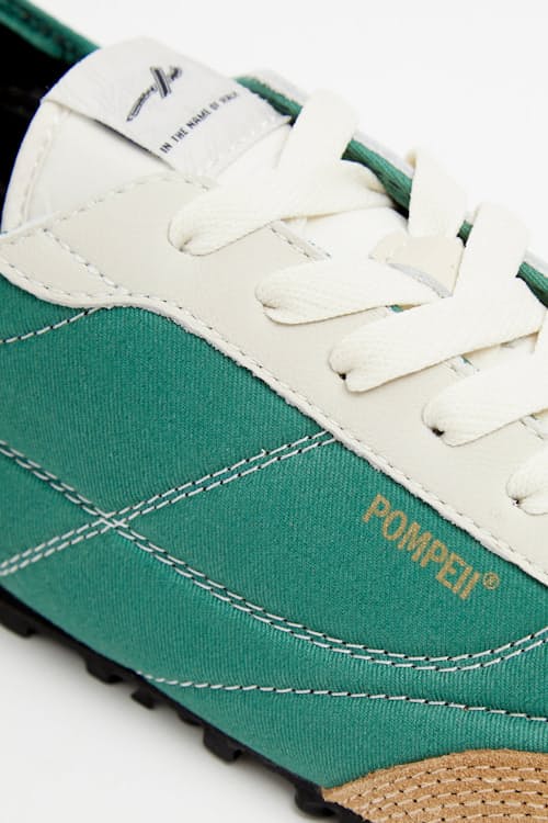 laydown detail image of Mido Trainer
