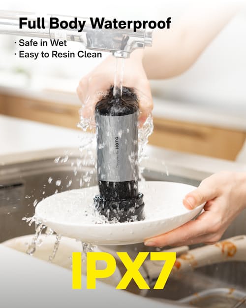 lifestyle image of Grip Cordless Spin Scrubber