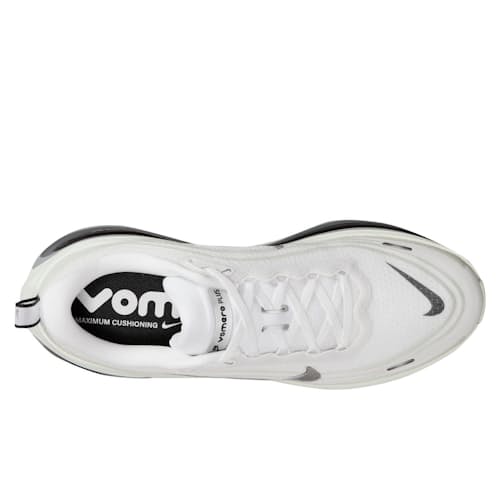laydown image of Vomero Plus
