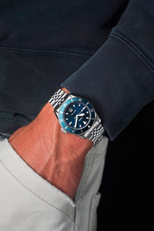 on model image of DS2 Meridian Dive Watch