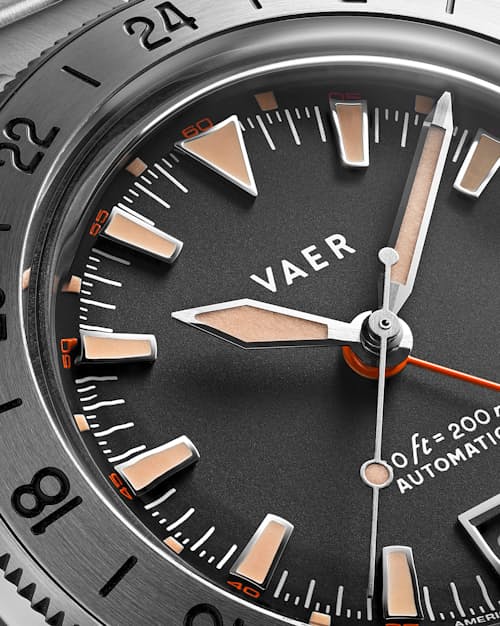 laydown detail image of G5 Pacific Steel GMT Watch