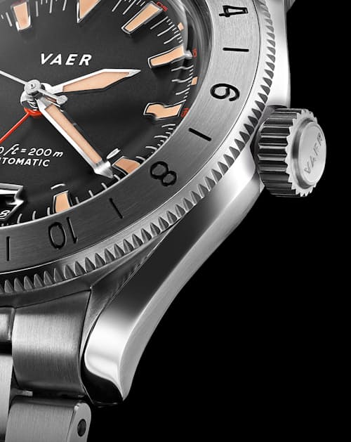 laydown detail image of G5 Pacific Steel GMT Watch