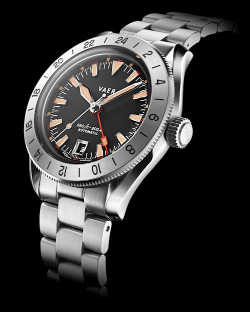laydown detail image of G5 Pacific Steel GMT Watch