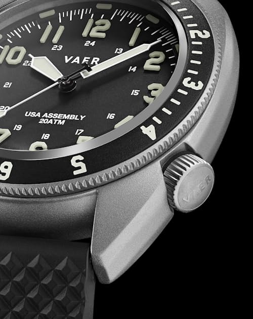 laydown detail image of C4 Tactical Solar Field Watch