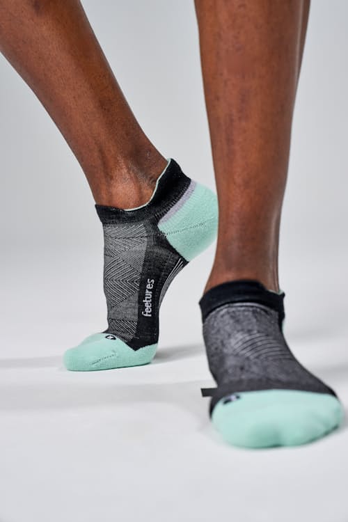 on model image of Elite Max Cushion Tab Socks