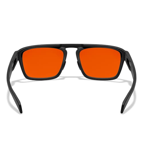 lifestyle image of Escatado Wind Down™ Glasses
