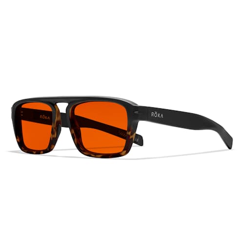 lifestyle image of Escatado Wind Down™ Glasses