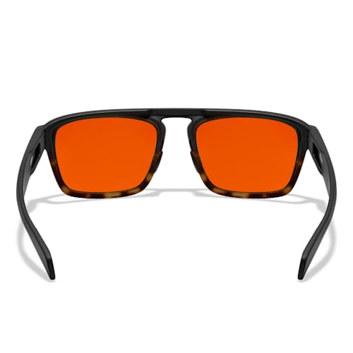 lifestyle image of Escatado Wind Down™ Glasses