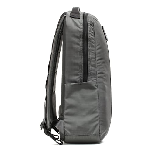 laydown image of Basic Rucker - 17L