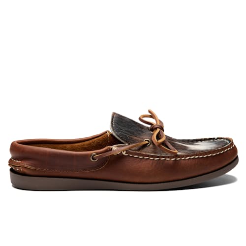 laydown image of Easymoc Moccasin
