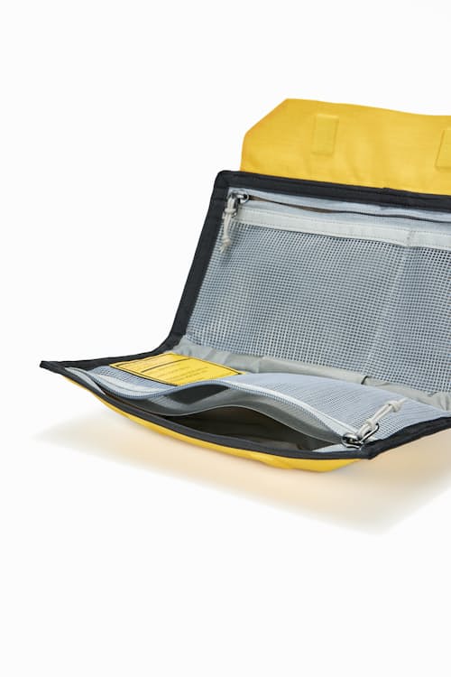 laydown detail image of Civic Access Pouch 1L
