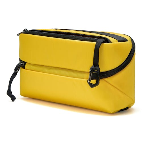 laydown image of Civic Access Pouch 2L