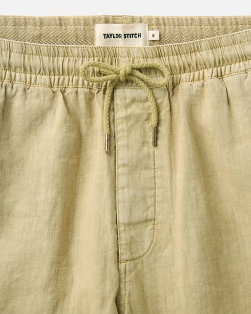 laydown detail image of The Apres Short
