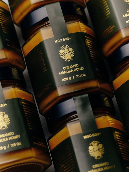 lifestyle image of Creamed Manuka Honey