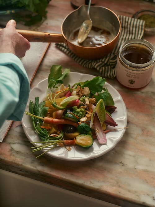 lifestyle image of California Native Mountain Wildflower Honey