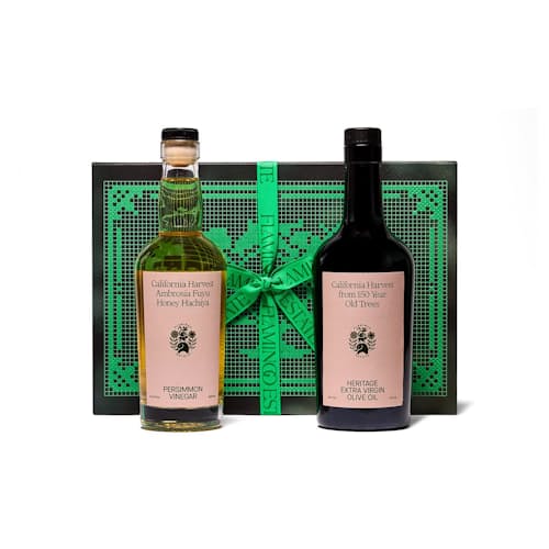laydown image of Olive Oil & Fuyu Persimmon Vinegar Gift Set