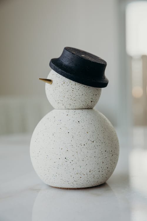 lifestyle image of Minimalist Concrete Snowman
