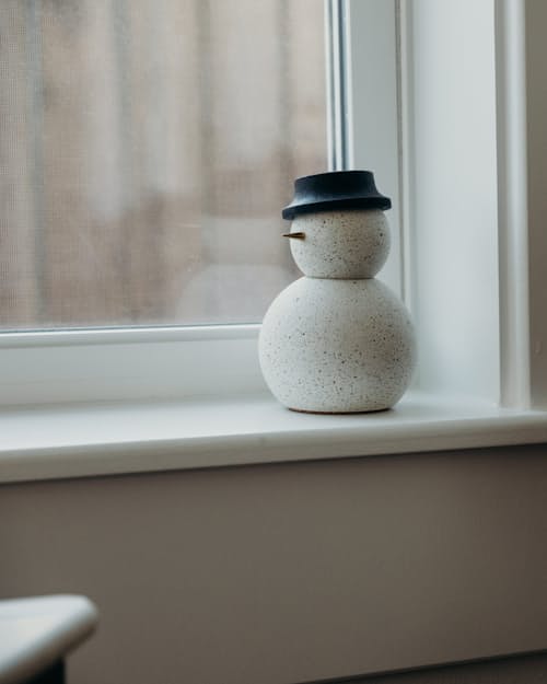 lifestyle image of Minimalist Concrete Snowman