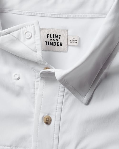 laydown detail image of Gulfstream Performance Shirt