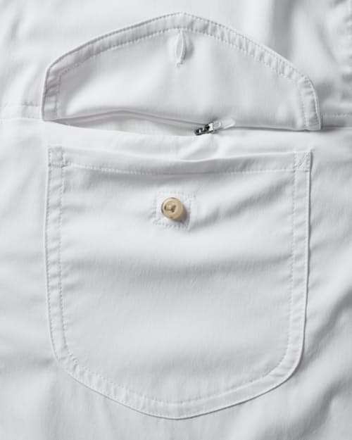 laydown detail image of Gulfstream Performance Shirt