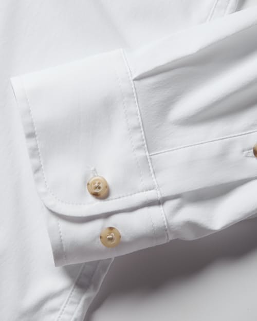 laydown detail image of Gulfstream Performance Shirt