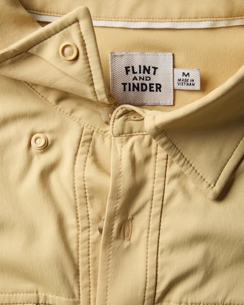 laydown detail image of Gulfstream Performance Shirt