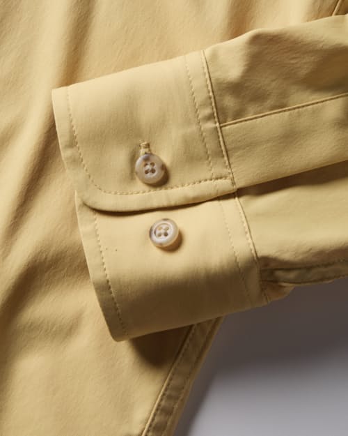 laydown detail image of Gulfstream Performance Shirt