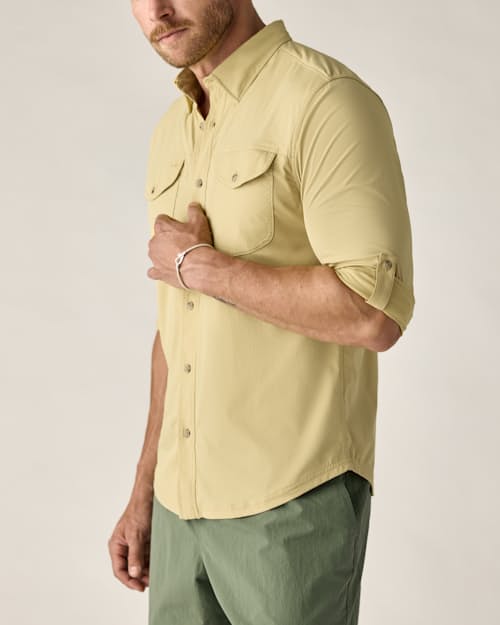on model image of Gulfstream Performance Shirt