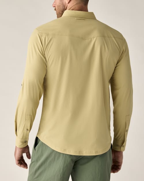 on model image of Gulfstream Performance Shirt