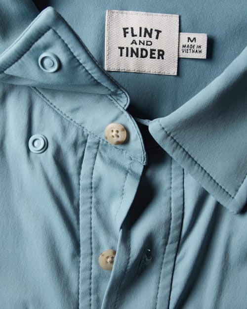 laydown detail image of Gulfstream Performance Shirt