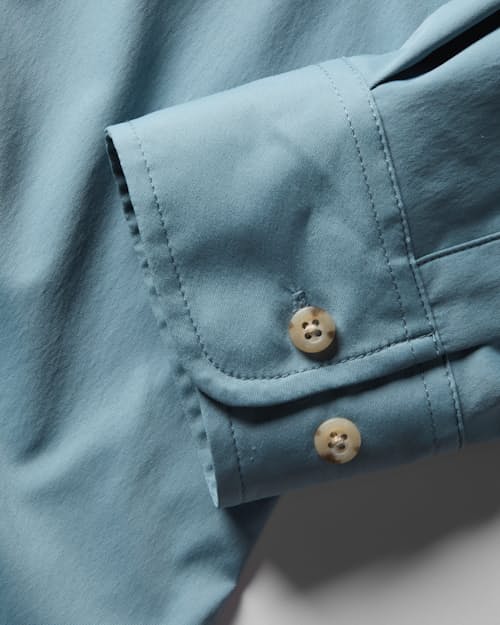 laydown detail image of Gulfstream Performance Shirt