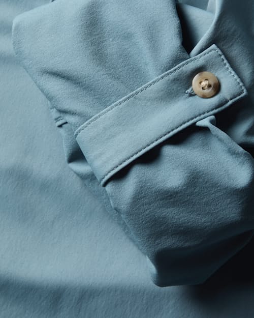 laydown detail image of Gulfstream Performance Shirt