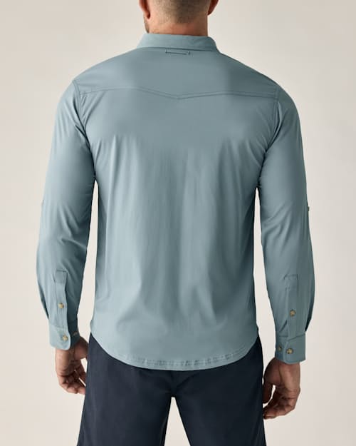 on model image of Gulfstream Performance Shirt