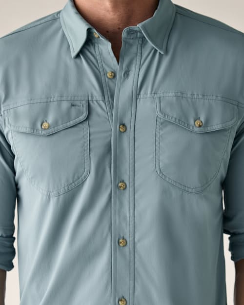 on model image of Gulfstream Performance Shirt