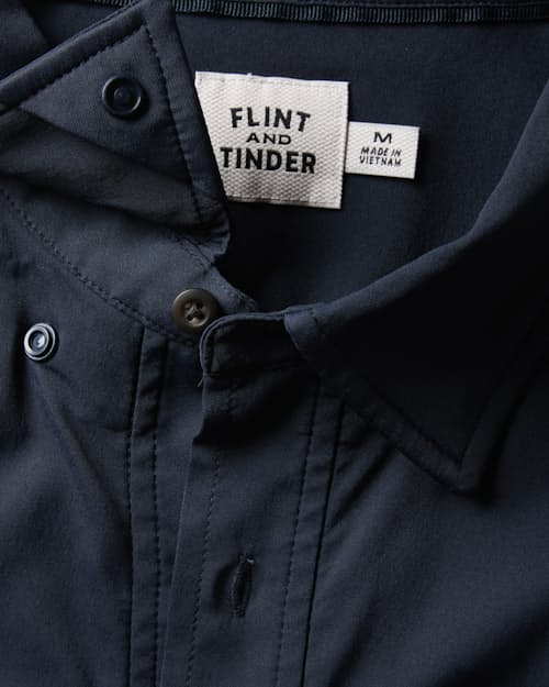 laydown detail image of Gulfstream Performance Shirt
