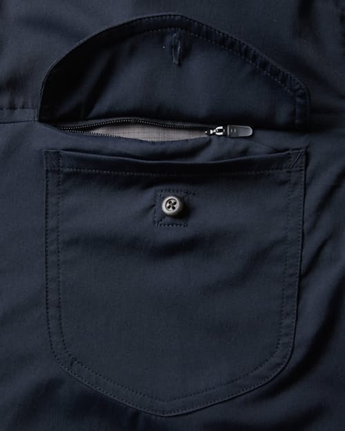 laydown detail image of Gulfstream Performance Shirt