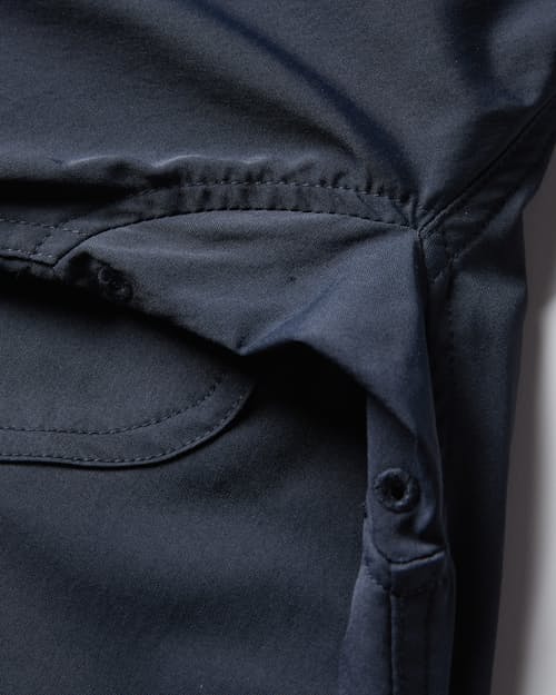 laydown detail image of Gulfstream Performance Shirt