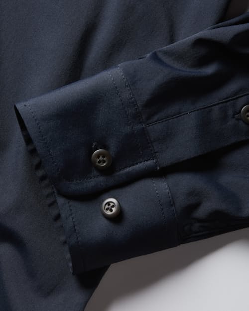 laydown detail image of Gulfstream Performance Shirt