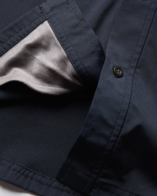laydown detail image of Gulfstream Performance Shirt