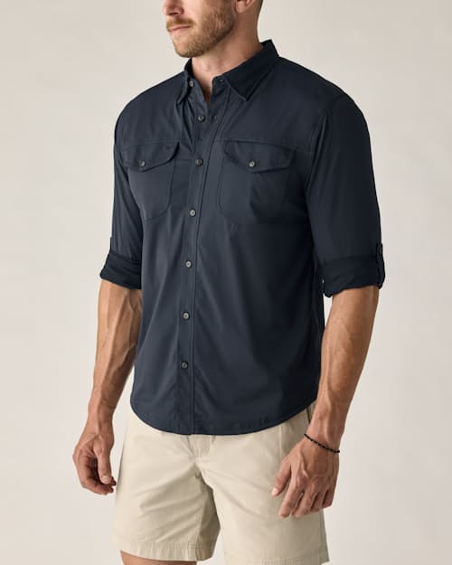 on model image of Gulfstream Performance Shirt