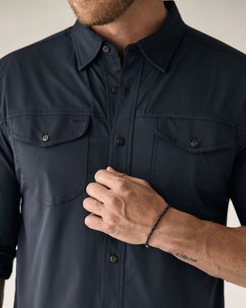 on model image of Gulfstream Performance Shirt