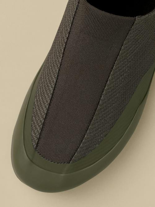 laydown detail image of Kragg Slip On