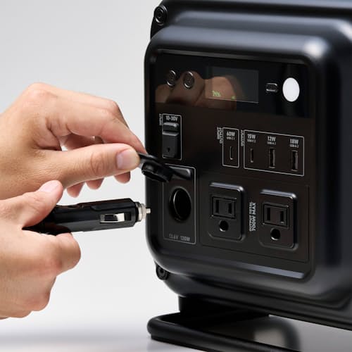 laydown detail image of 700N Portable Power Station